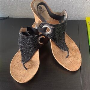 White Mountain Black and Tan Sandals